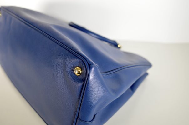 EM BAG SPA_Vorher-Nachher-Vergleich_Fotoimpression_Prada_#3835_Nachher_freigestellt-min